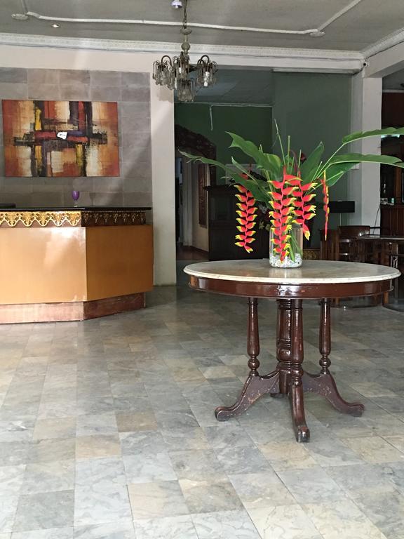 Le Paradis Hotel ปาเลมบัง ภายนอก รูปภาพ